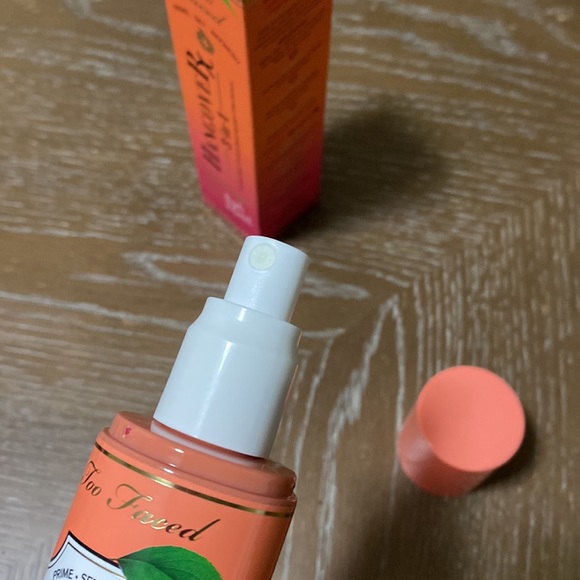 🍑 TOO FACED Hangover 3 in 1 Peach Extract Replenishing Primer & Setting Spray 🍑 - Picture 11 of 11